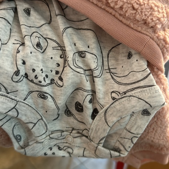 Carters newborn 3 piece set, free book or Aden & Anais blanket W/ purchase - Picture 4 of 5